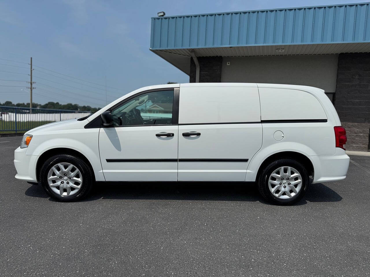 Used 2014 RAM C/V Tradesman FWD image 40