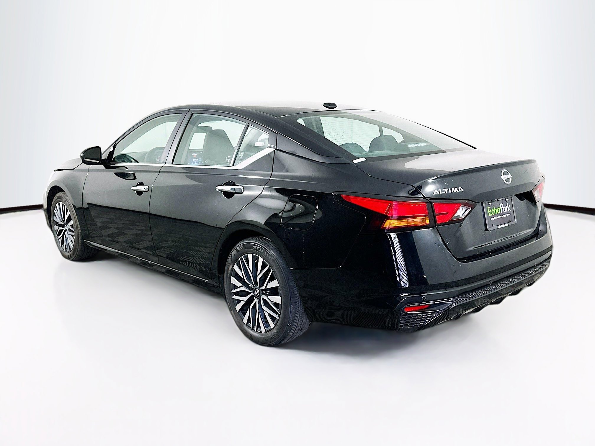 Used 2025 Nissan Altima 2.5 SV image 5