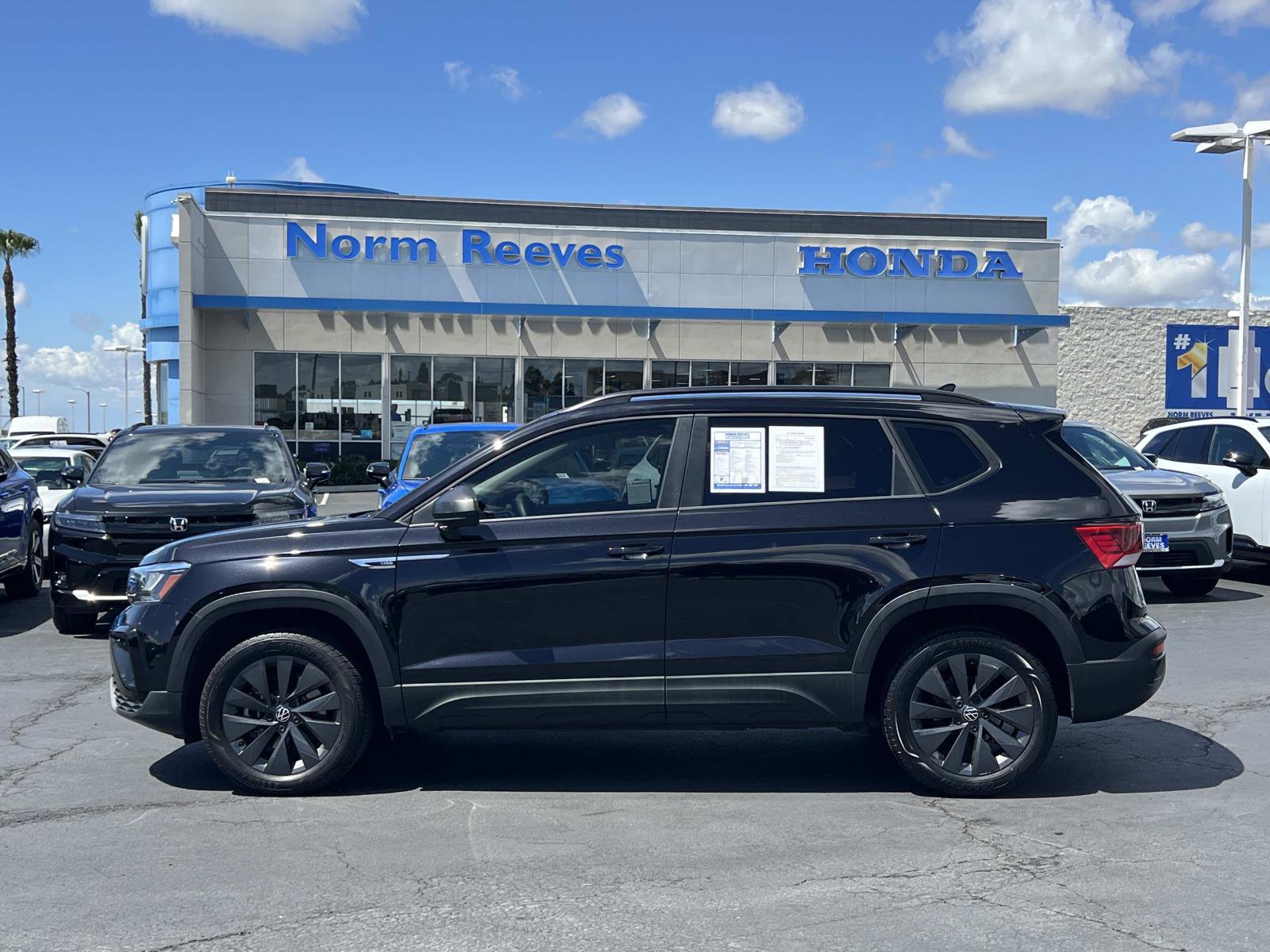 Used 2022 Volkswagen Taos S image 2