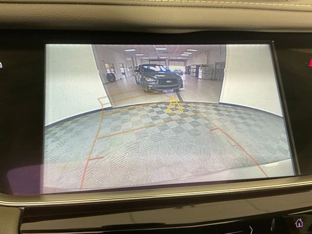 Used 2018 Cadillac XT5 Luxury w/ Driver Awareness Package image 9