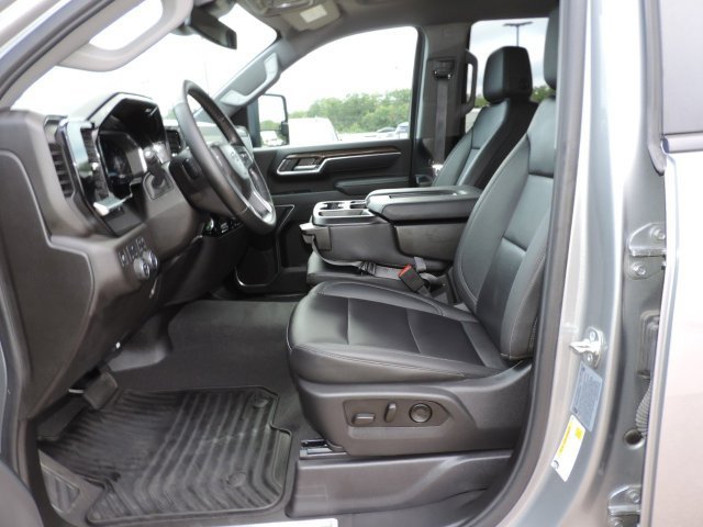 Used 2025 Chevrolet Silverado 2500 LT w/ Trail Boss Package AWD/4WD image 24