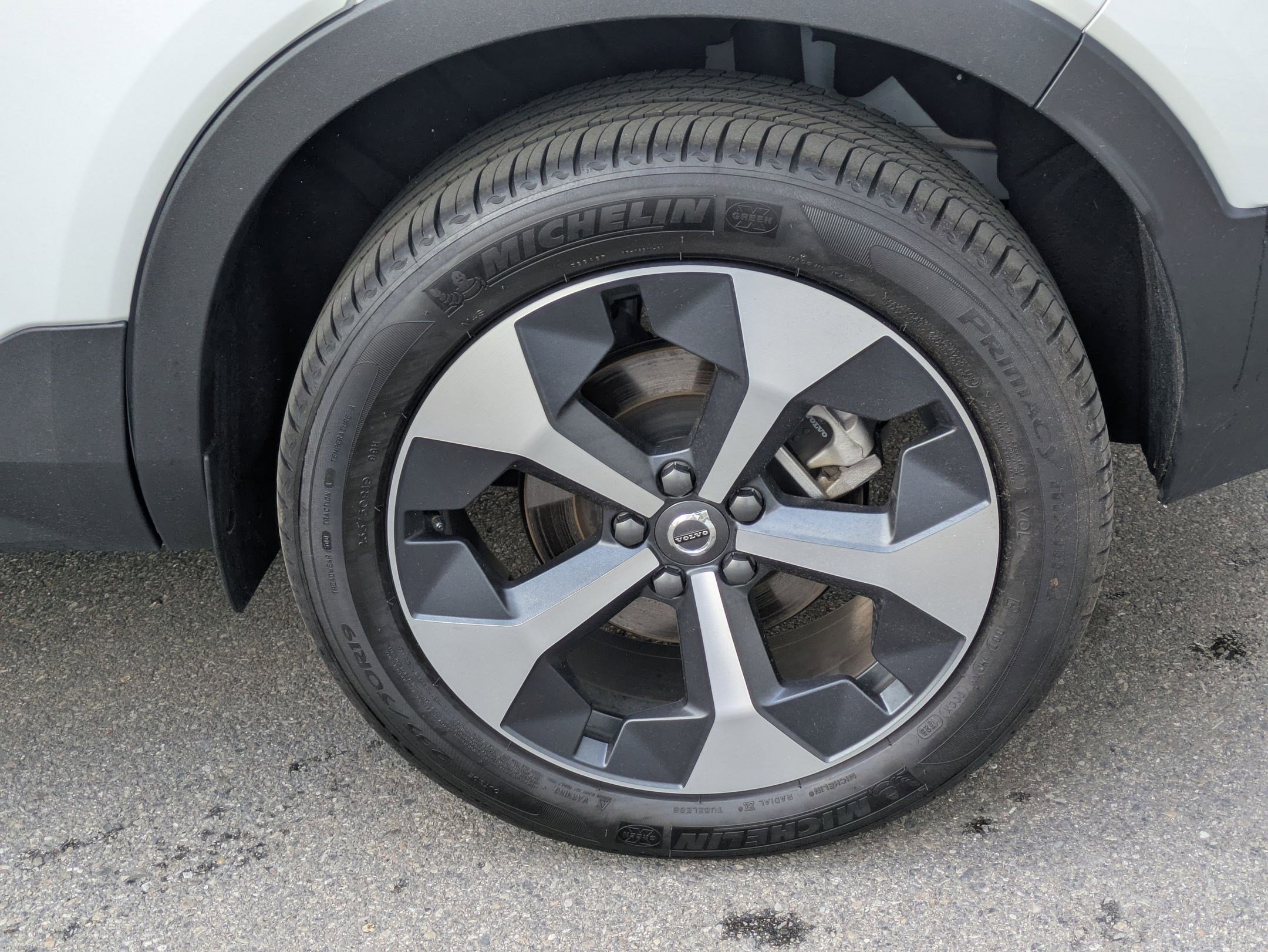 New 2026 Volvo XC40 B5 Plus w/ Climate Package image 16