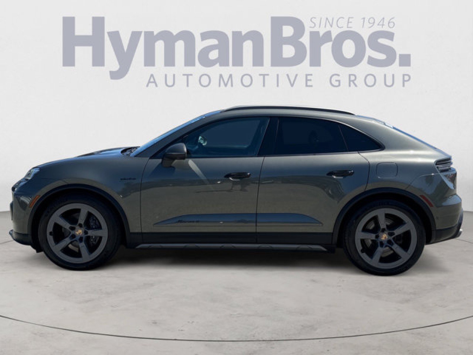 Used 2024 Porsche Macan 4 Electric w/ Premium Package AWD/4WD image 6