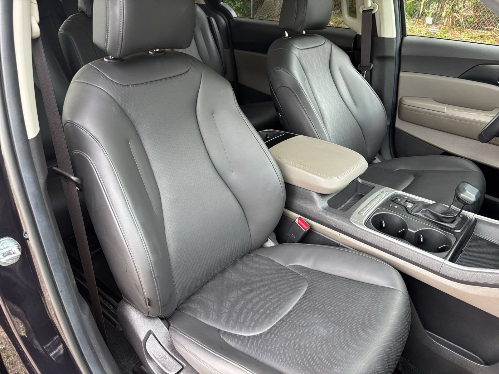 Used 2026 Kia Carnival FWD image 38