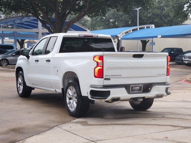 Used 2020 Chevrolet Silverado 1500 Custom w/ Custom Value Package image 3