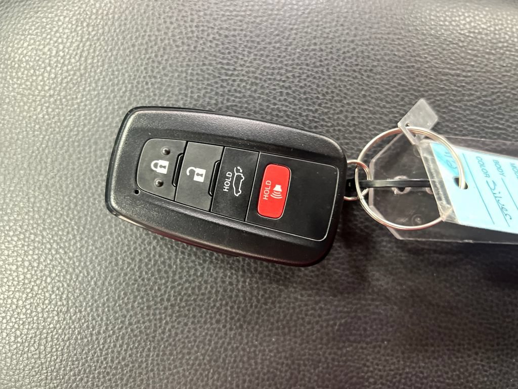 Used 2022 Toyota RAV4 SE w/ Convenience Package AWD/4WD image 32
