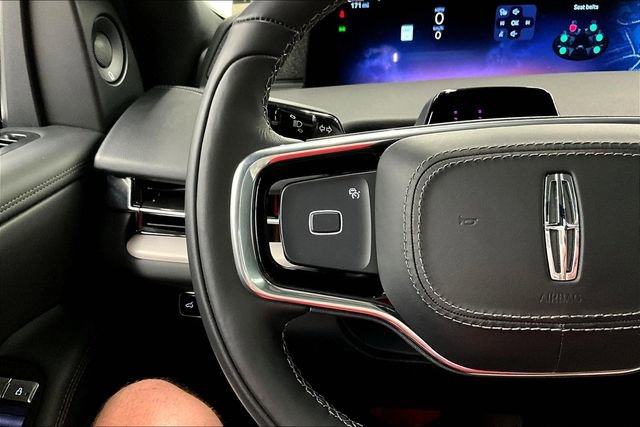 Used 2025 Lincoln Navigator Reserve w/ Jet Appearance Package image 28