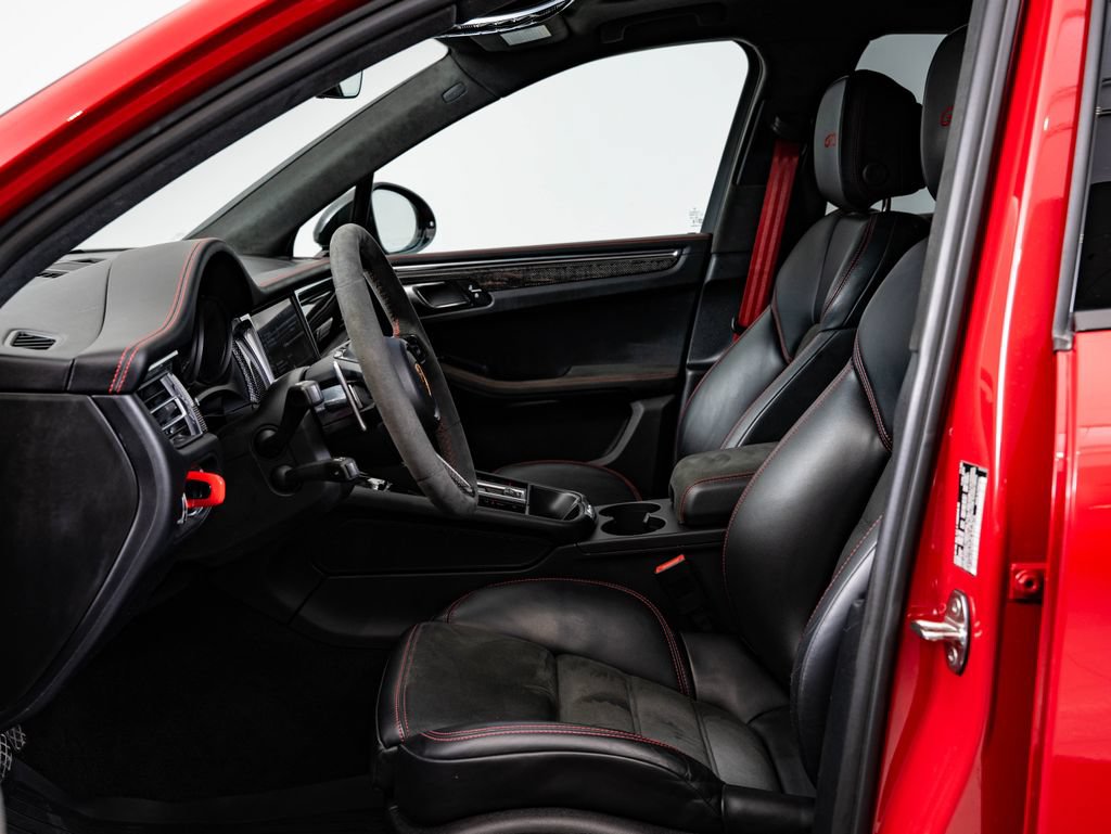 Certified 2024 Porsche Macan GTS AWD/4WD image 5