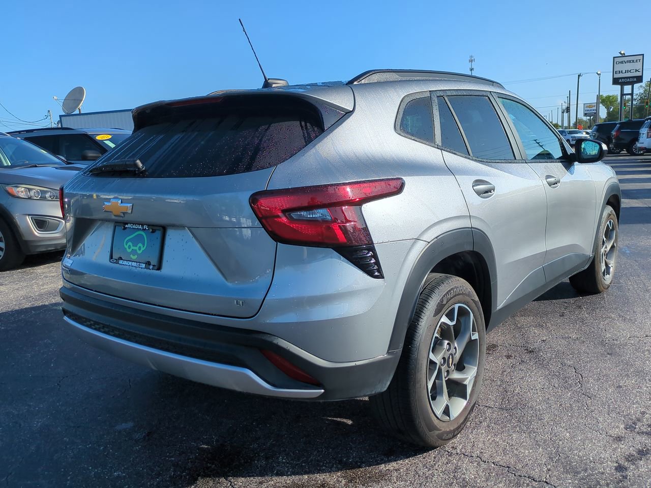 Certified 2025 Chevrolet Trax LT w/ Driver Confidence Package FWD image 4