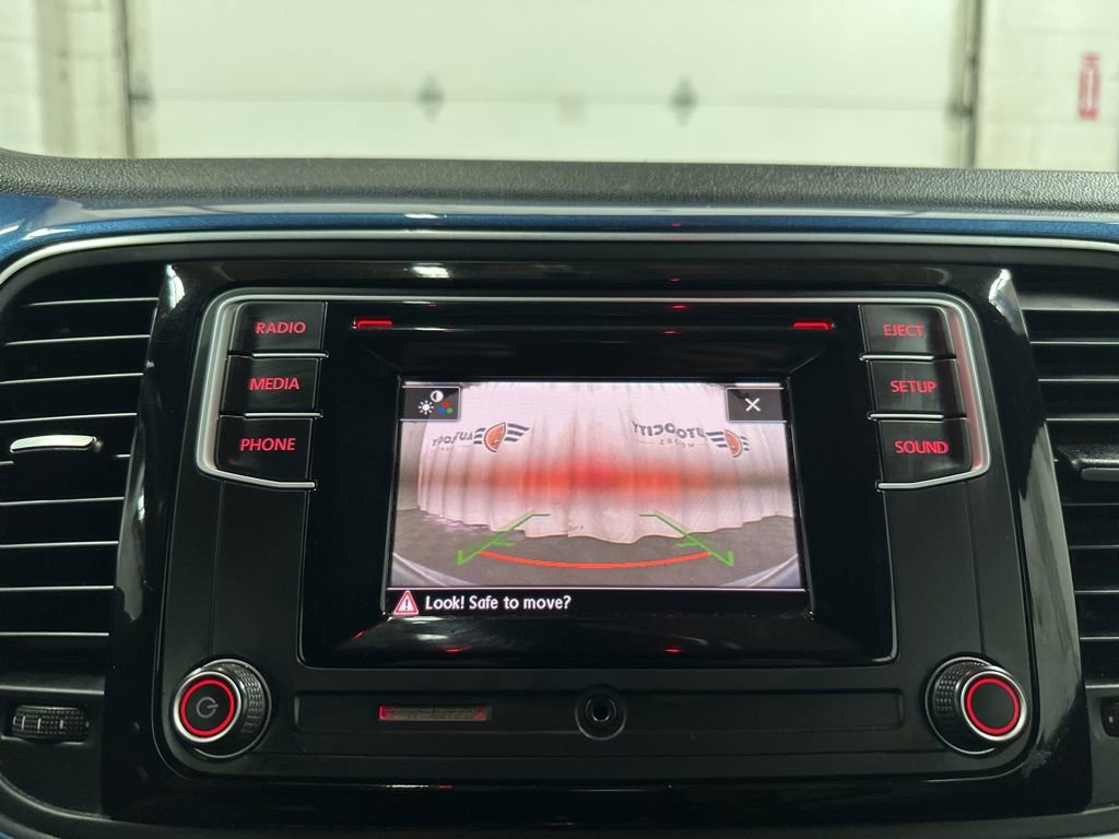 Used 2018 Volkswagen Beetle 2.0T S image 31