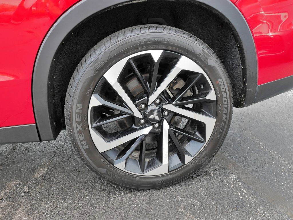 Used 2024 Mitsubishi Outlander SE Black Edition AWD/4WD image 9