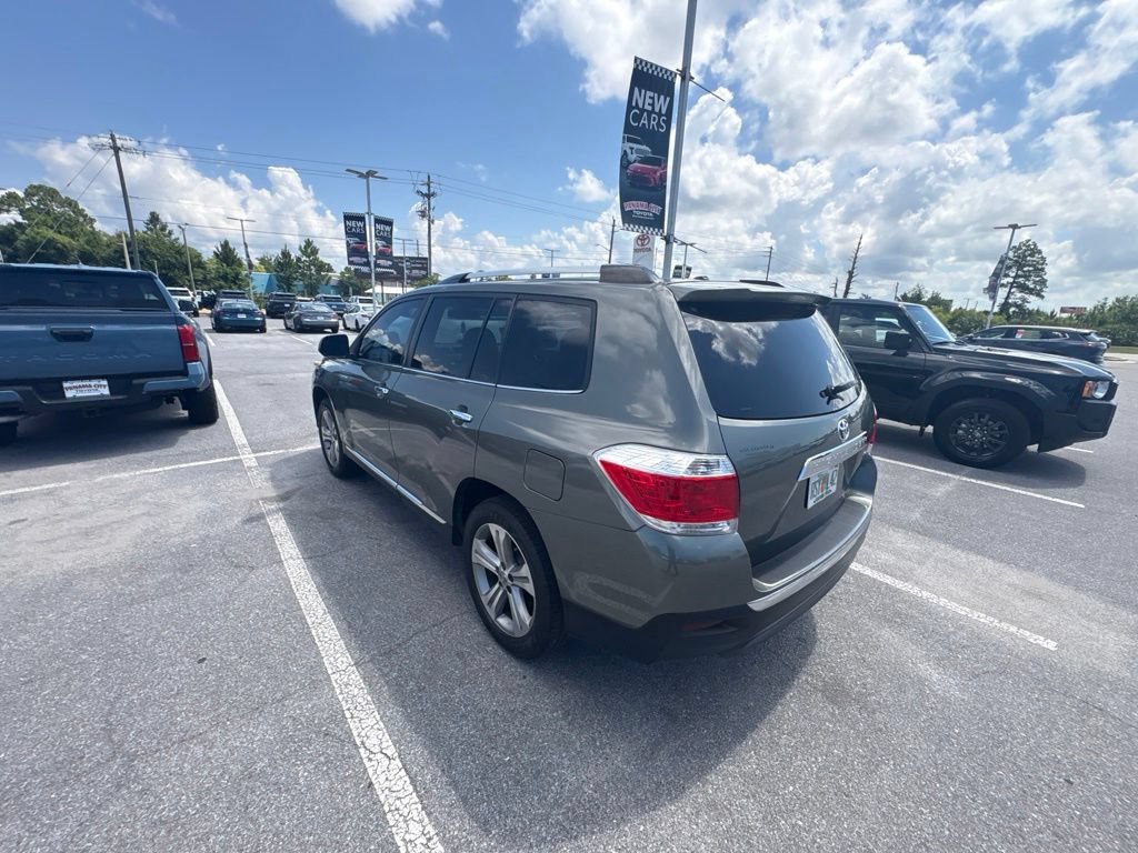 Used 2011 Toyota Highlander Limited w/ Tow Pkg FWD image 12