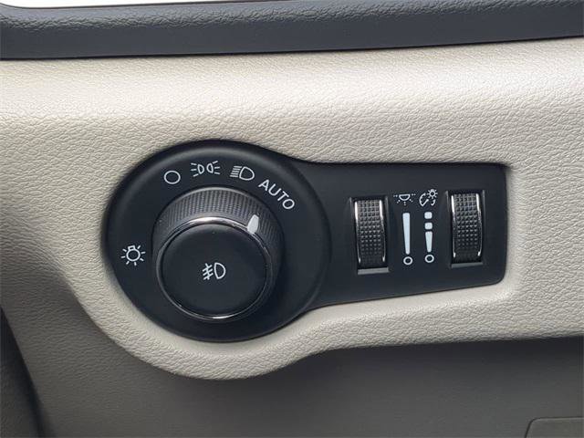 Certified 2024 Chrysler Pacifica Touring-L image 29