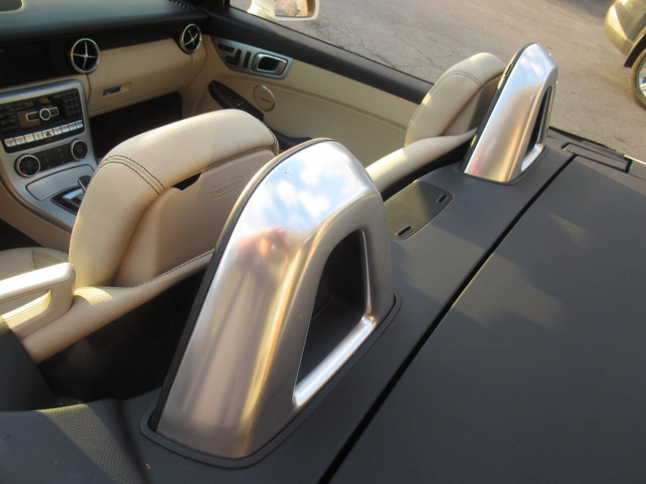 Used 2016 Mercedes-Benz SLK 300 image 19