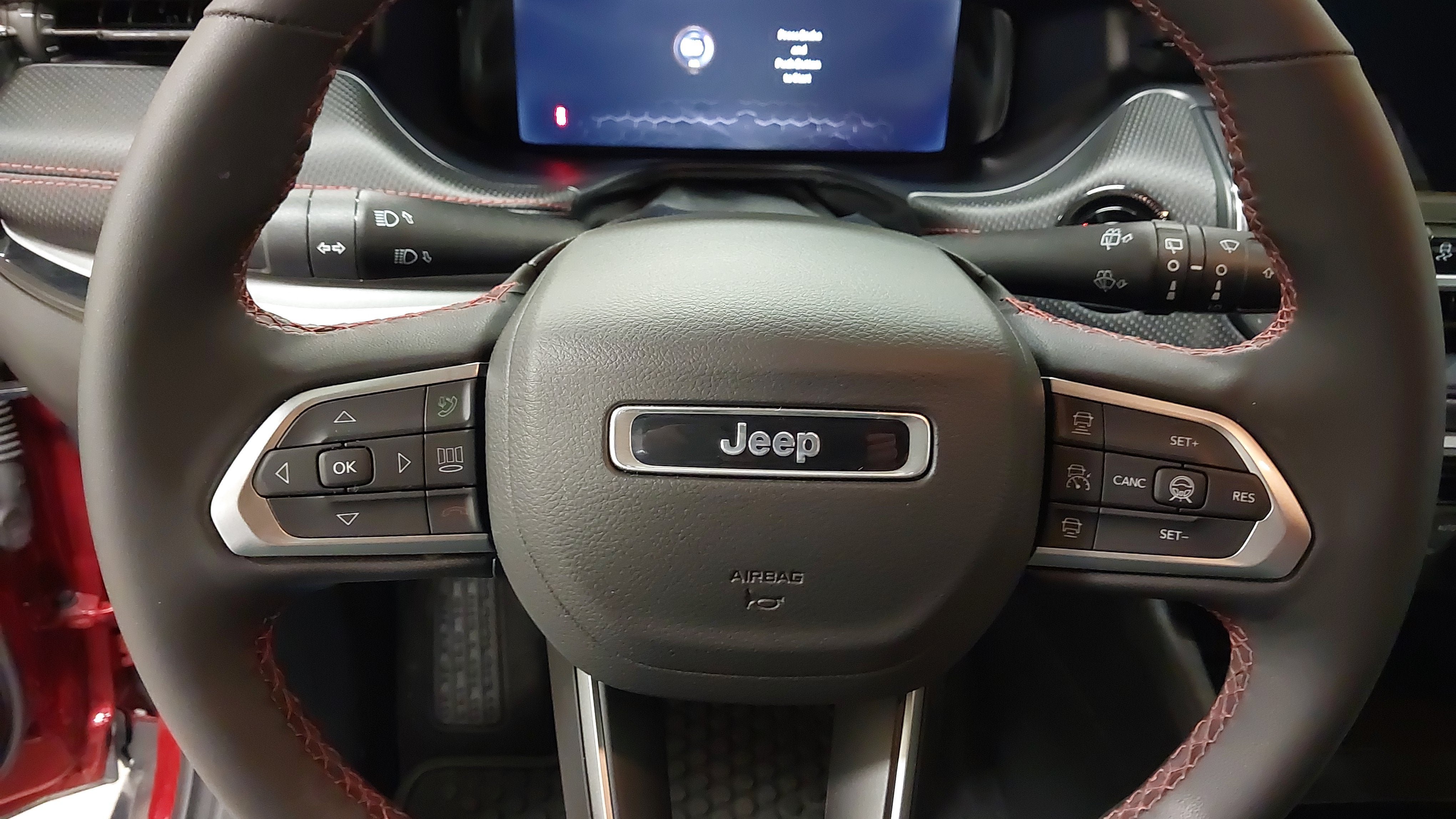 Used 2025 Jeep Compass Trailhawk w/ Trailhawk Elite Group AWD/4WD image 34