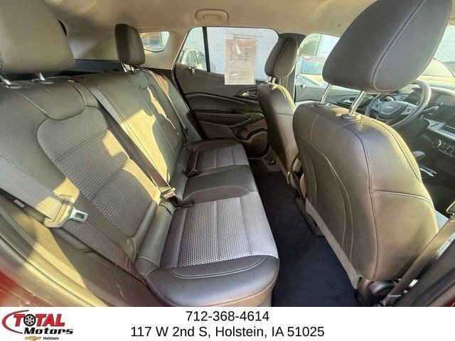 Used 2024 Chevrolet Trax LT FWD image 12