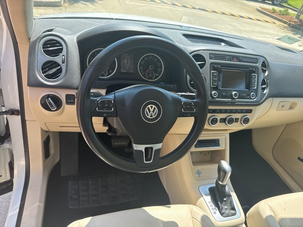 Used 2015 Volkswagen Tiguan SEL image 16