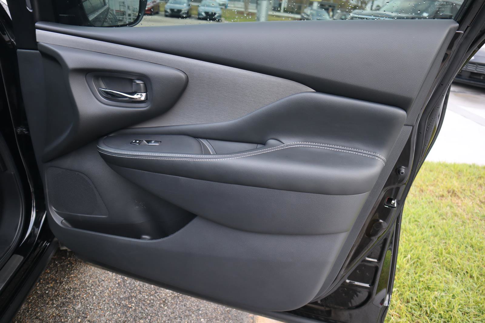 Certified 2024 Nissan Murano SV w/ SV Midnight Edition Package image 45