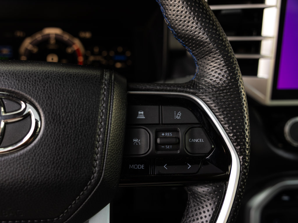 Used 2024 Toyota Tundra Platinum AWD/4WD image 16