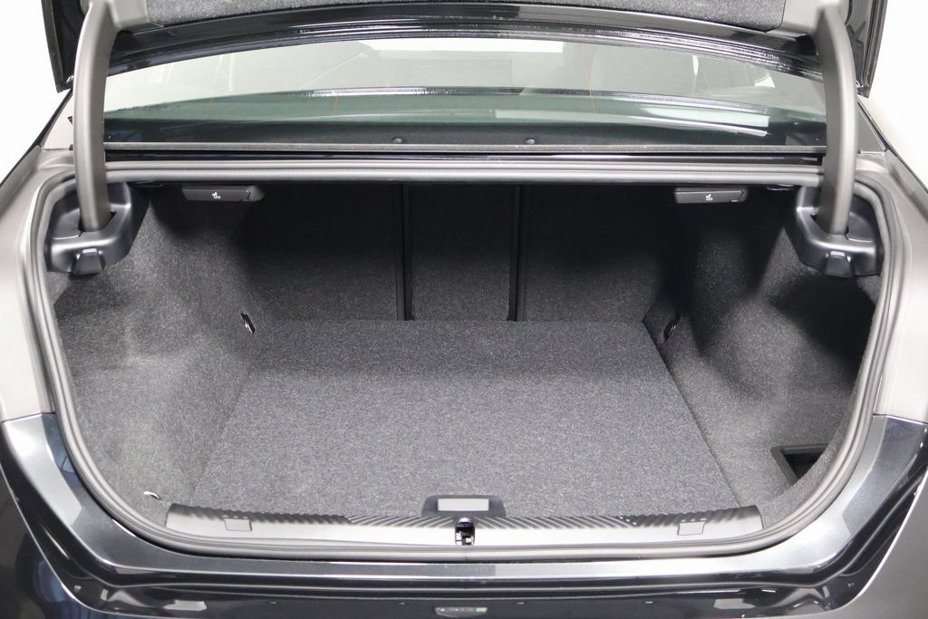New 2027 BMW i5 eDrive40 AWD/4WD image 8