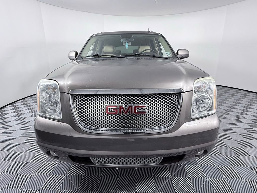 Used 2013 GMC Yukon XL Denali image 3