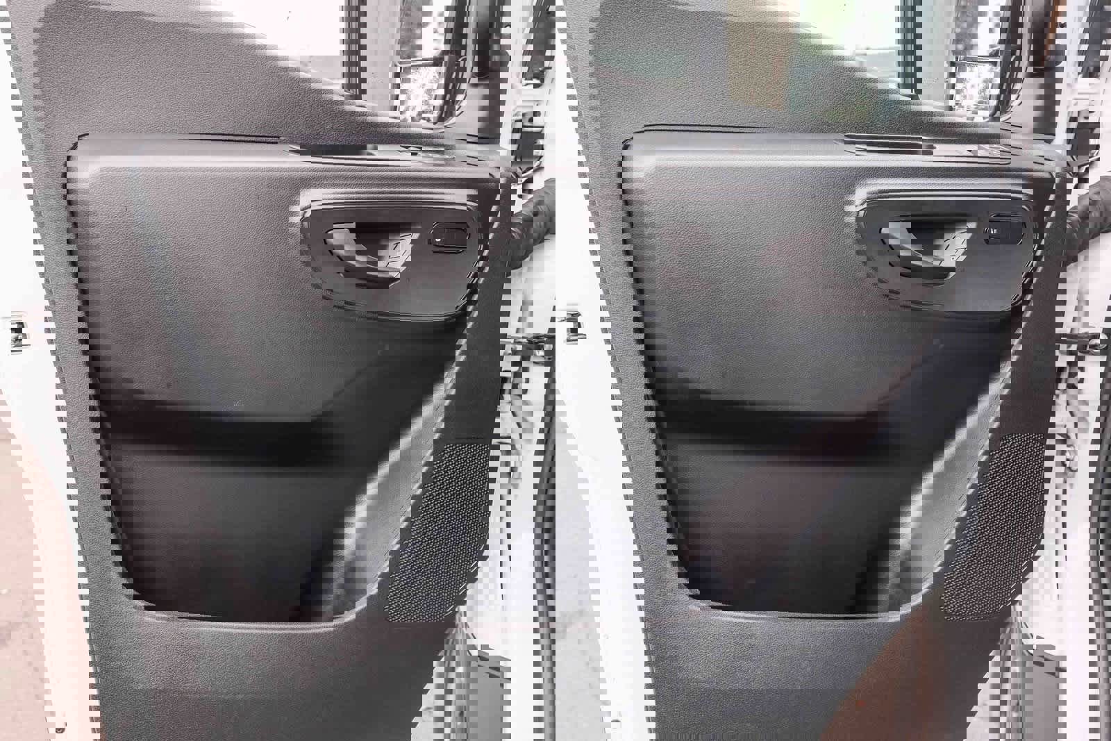 Used 2024 Mercedes-Benz Sprinter 2500 image 24