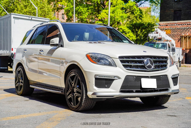 Used 2015 Mercedes-Benz ML 63 AMG 4MATIC image 12
