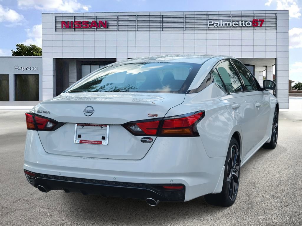 Used 2025 Nissan Altima 2.5 SR FWD image 4