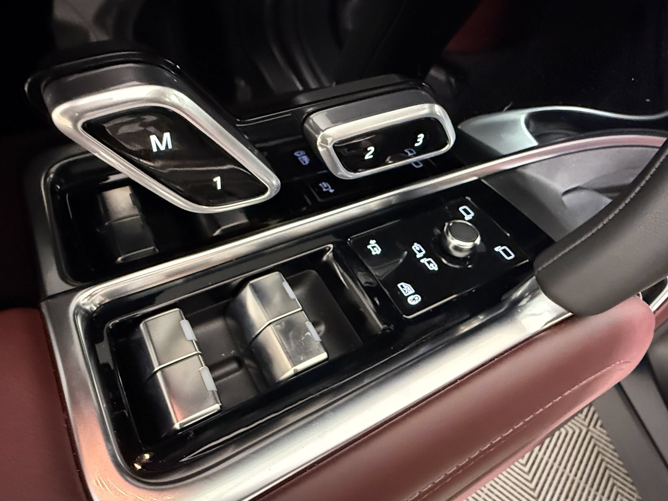 New 2026 Land Rover Range Rover SE AWD/4WD image 13