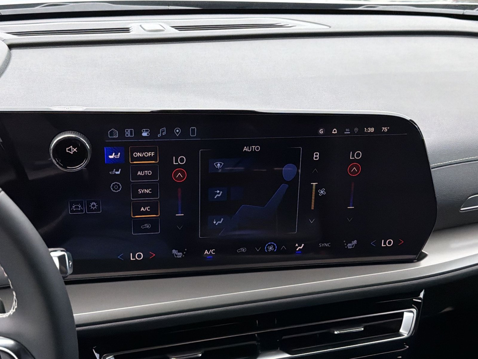 New 2026 Chevrolet Traverse LT FWD image 21