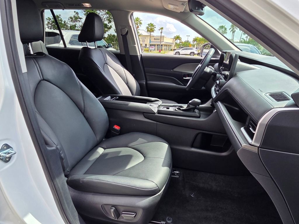Used 2024 Toyota Grand Highlander AWD Hybrid image 19