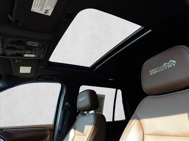 Used 2023 Chevrolet Tahoe High Country w/ Premium Package 2 AWD/4WD image 18