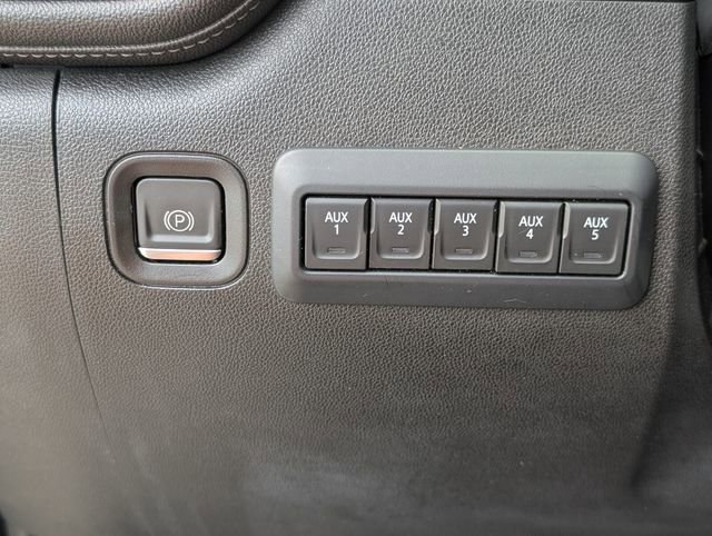 Used 2022 Chevrolet Silverado 2500 LTZ w/ LTZ Convenience Package image 37