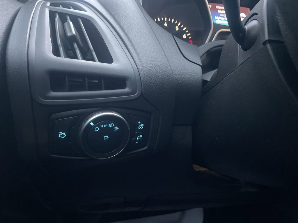 Used 2018 Ford Focus SE image 27