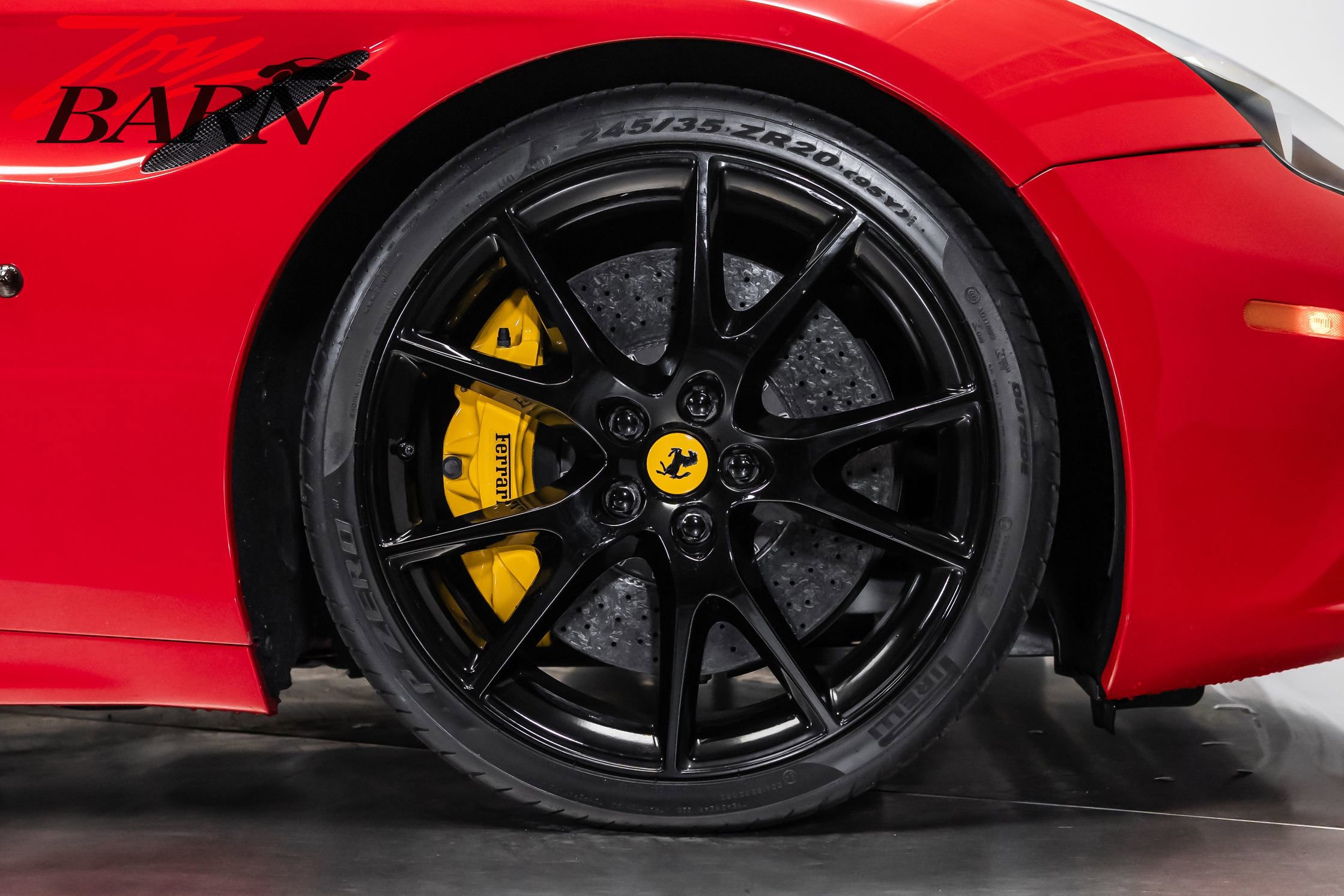 Used 2016 Ferrari California T RWD image 25