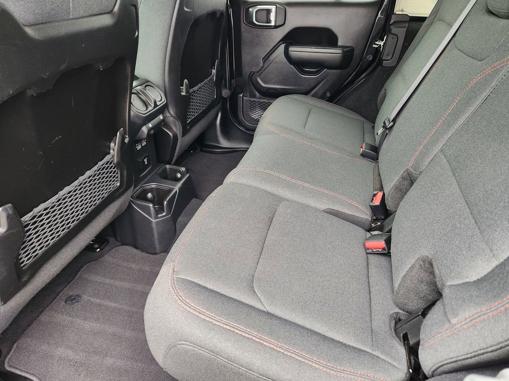 Used 2025 Jeep Wrangler Unlimited Rubicon AWD/4WD image 29