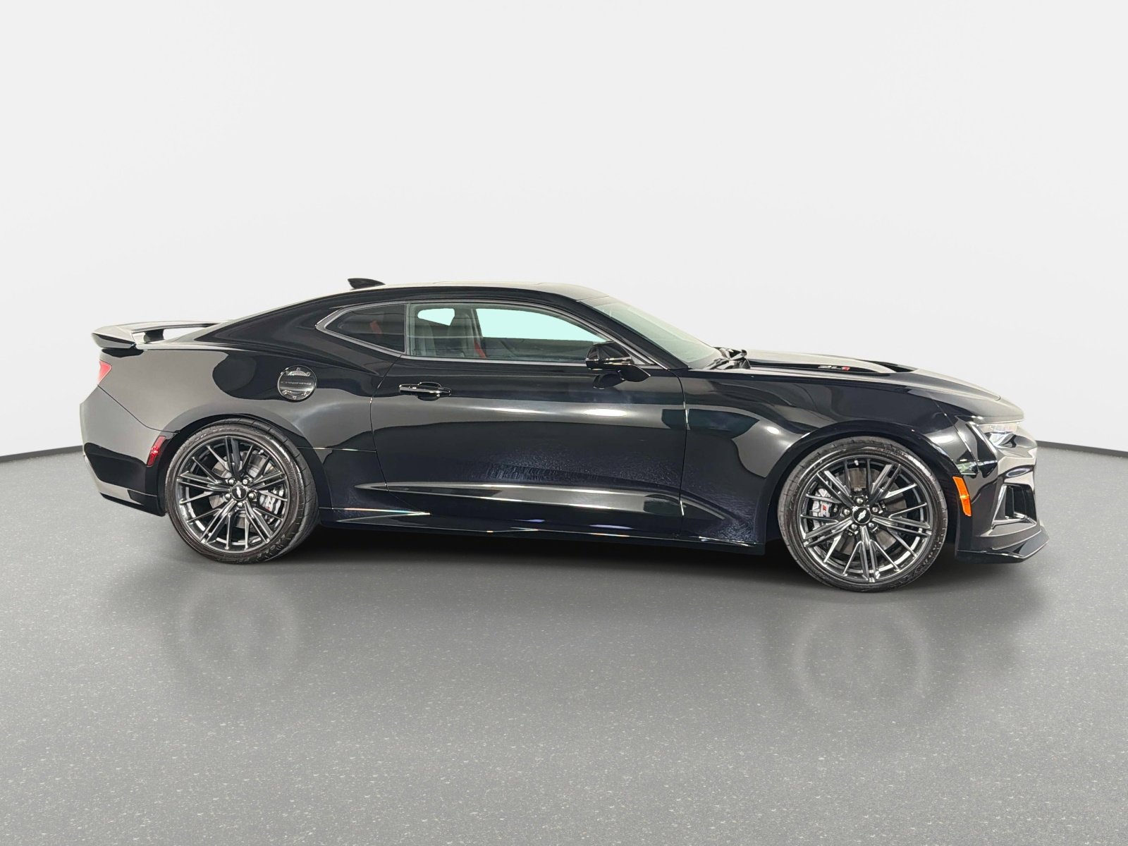 Used 2018 Chevrolet Camaro ZL1 w/ LPO, ZL1 Protection Package RWD image 2