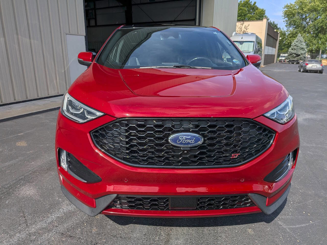 Used 2021 Ford Edge ST w/ Equipment Group 401A image 2