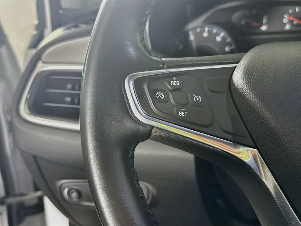 Used 2018 Chevrolet Equinox LT FWD image 19