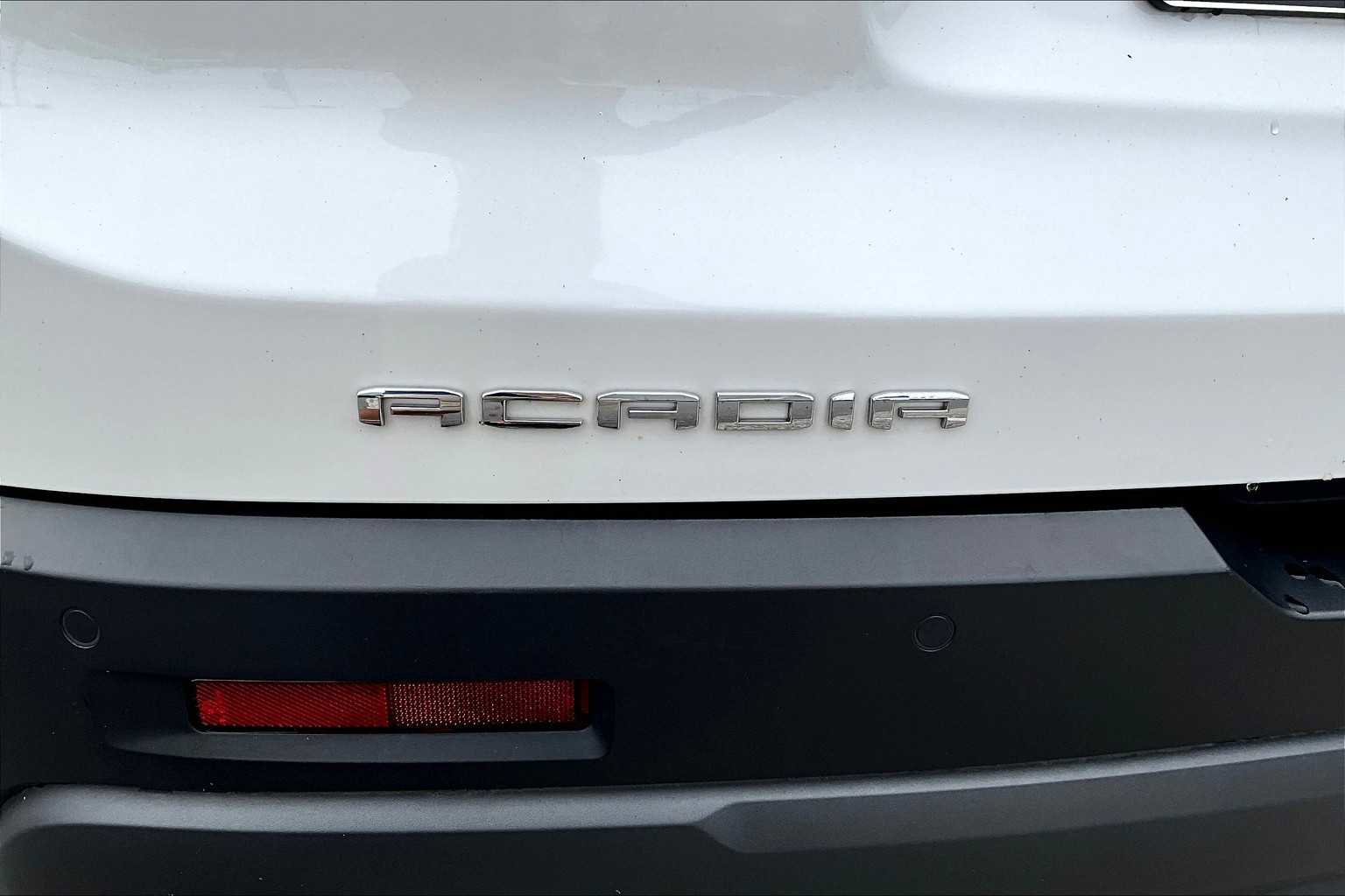 Certified 2022 GMC Acadia AT4 image 32