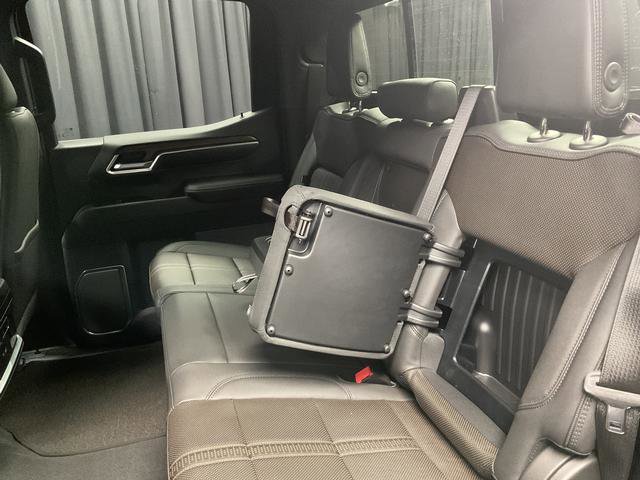 New 2026 Chevrolet Silverado 1500 High Country w/ Midnight Edition image 9