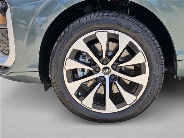 New 2026 Audi Q3 quattro 2.0T w/ 19" Wheel Package AWD/4WD image 9