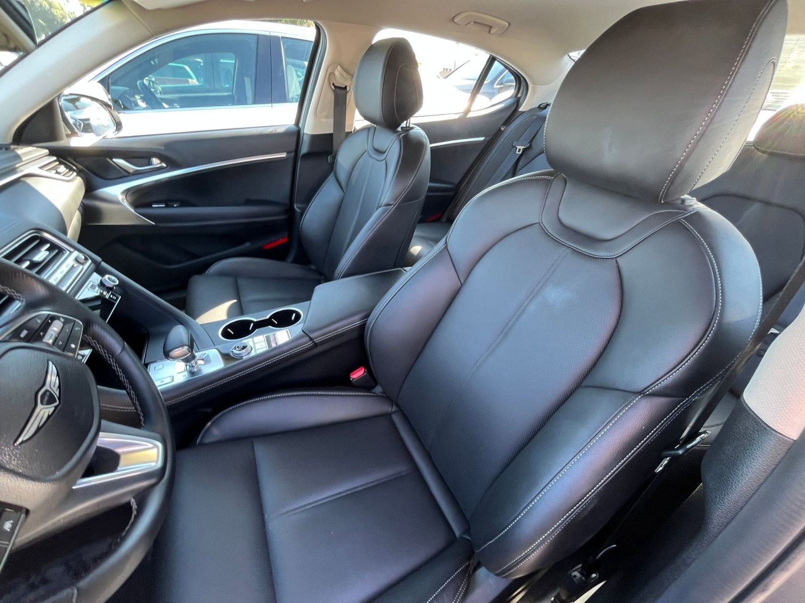 Used 2025 Genesis G70 2.5T image 27