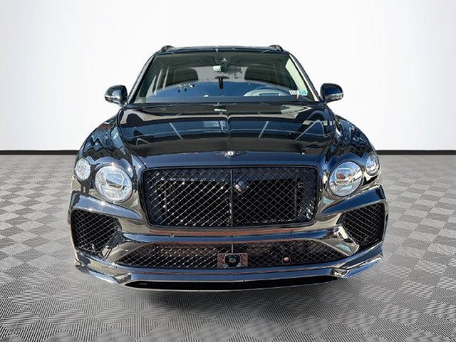 Used 2025 Bentley Bentayga AWD/4WD image 2