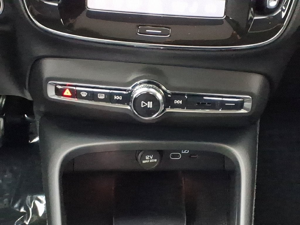 Certified 2023 Volvo XC40 B5 Ultimate w/ Climate Package AWD/4WD image 19