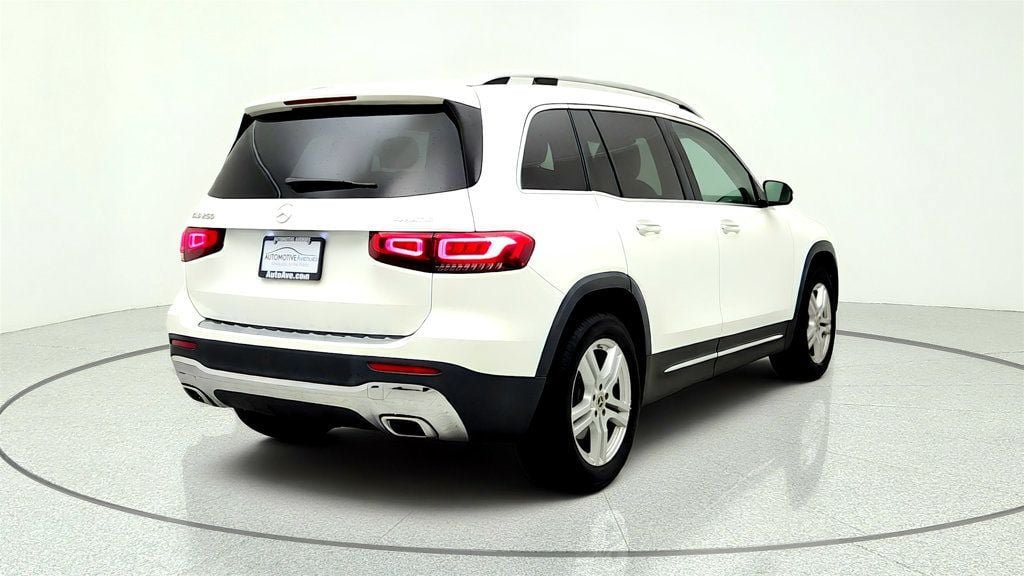 Used 2023 Mercedes-Benz GLB 250 4MATIC w/ Premium Package image 5