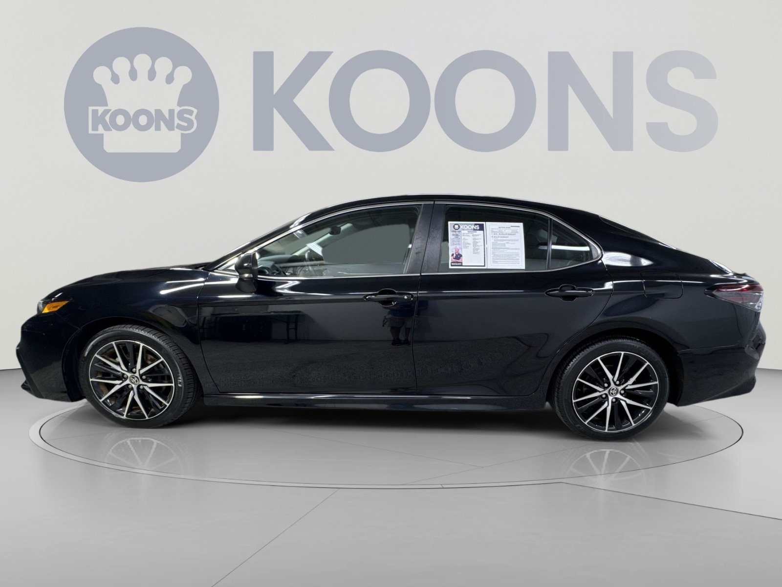 Used 2023 Toyota Camry SE AWD/4WD image 8