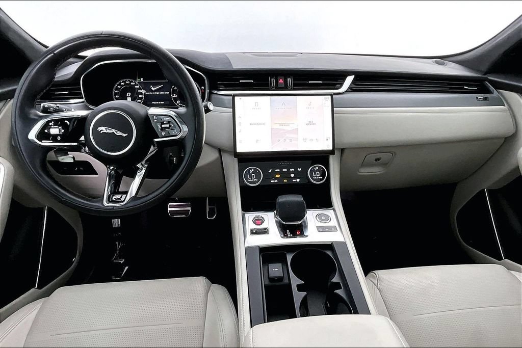 Used 2023 Jaguar F-PACE SVR AWD/4WD image 18
