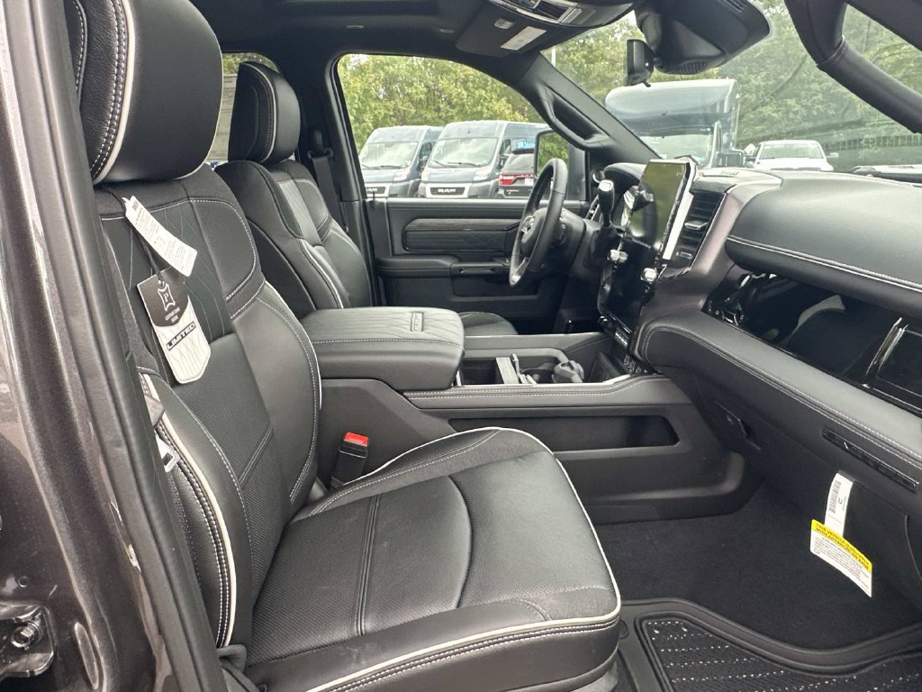 New 2026 RAM 3500 Limited AWD/4WD image 14