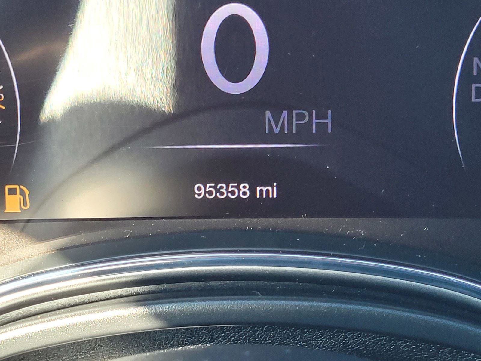 Used 2019 Jeep Grand Cherokee Altitude image 32